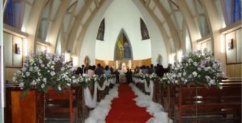 Calo dei matrimoni, Lega: «Sgravio di 4mila euro per chi si sposa in chiesa»